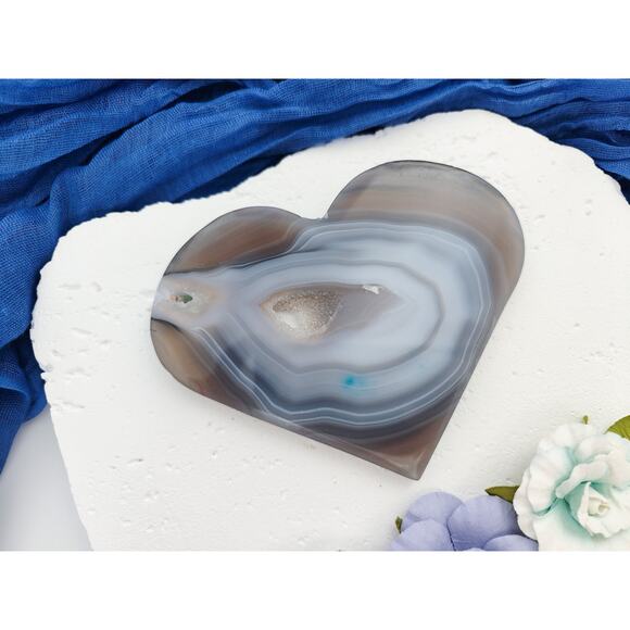 Druzy Agate Flat Heart Crystal Carving - Picture 4 of 5